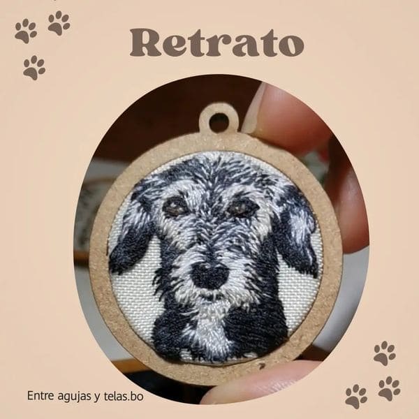 Retrato en micro bordado mascotas perro