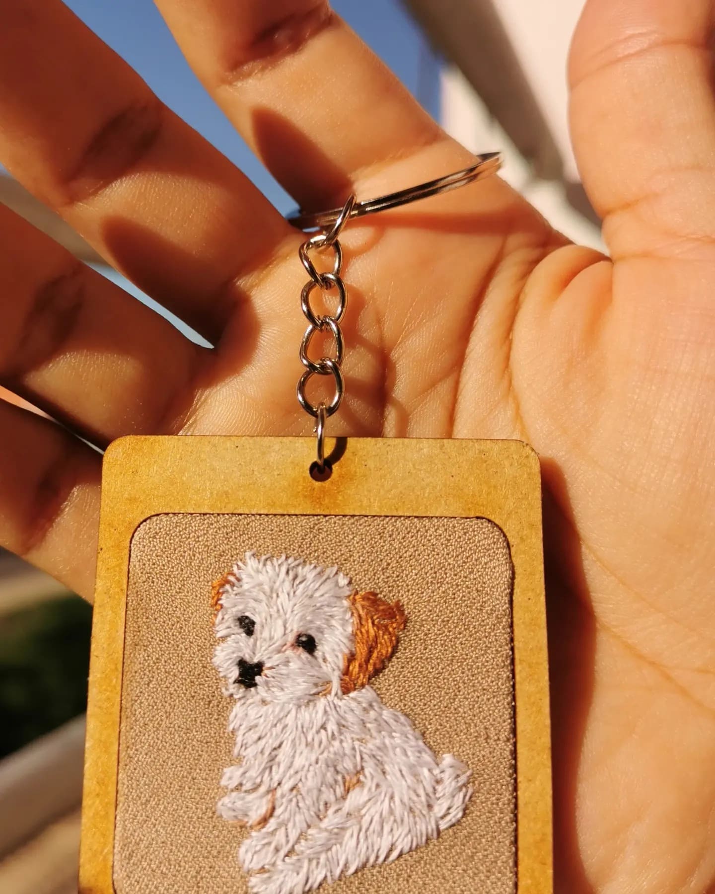 Retrato de perrito en micro bordado