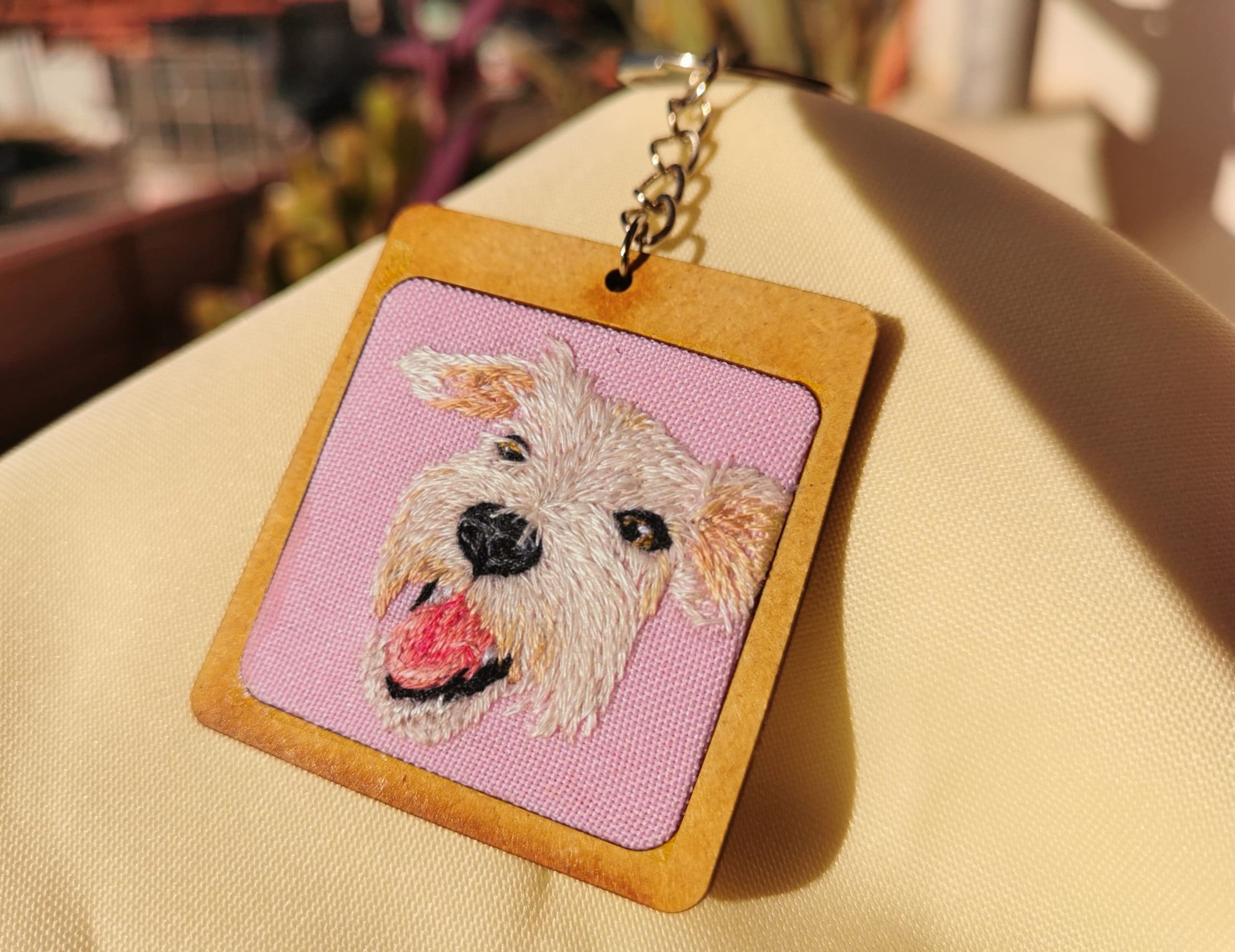 Retrato perrito micro bordado